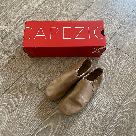 Capezio, Slip On Jazz Shoes in Tan, Size Kids 12.5M