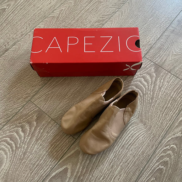 Tan jazz 2025 shoes capezio
