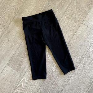 Champion, All Black Capri Pants, CM 7/8